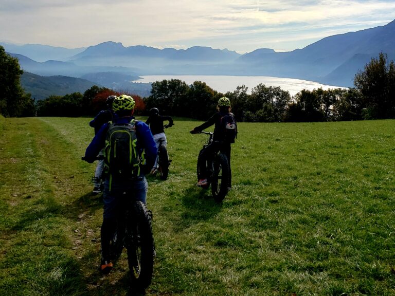 Vue plongeante sur le Lac