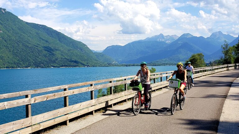 Tour du lac d'Annecy à vélo et VAE